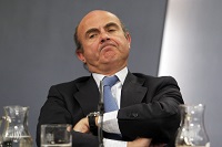De Guindos consigue el fin del rescate a cambio de mayor supervisión